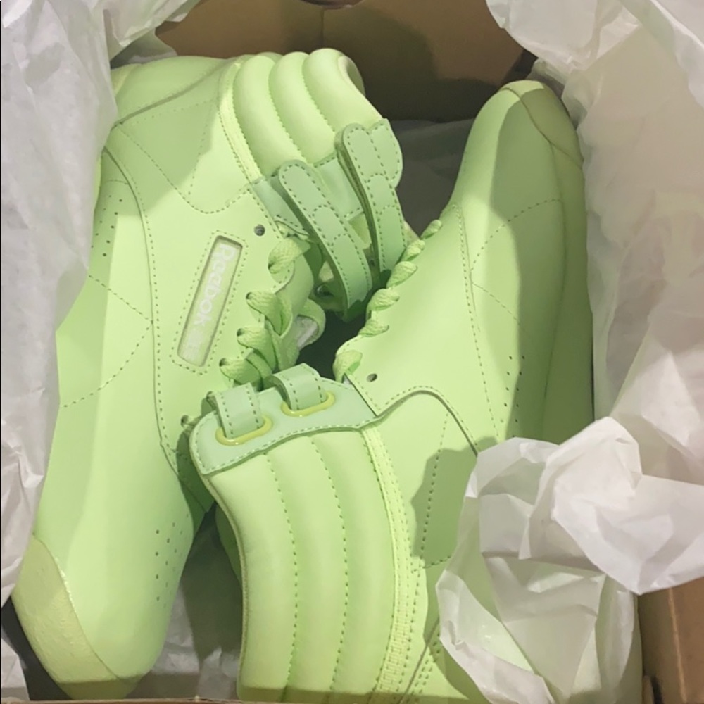 Like glow/ white hi top Reebok